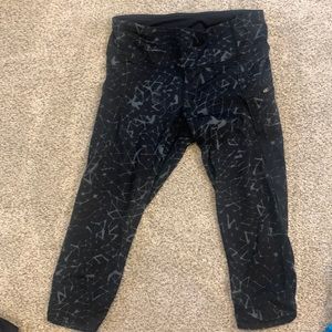 Lululemon running capris size 4